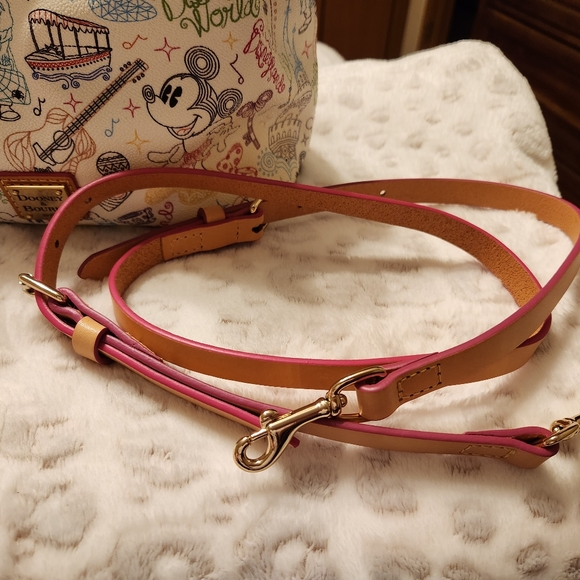 Dooney and Bourke disney walk in the park crossbody - Picture 3 of 8